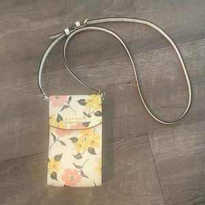 Kate Spade Staci North South Lily Bloom Print Phone Crossbody